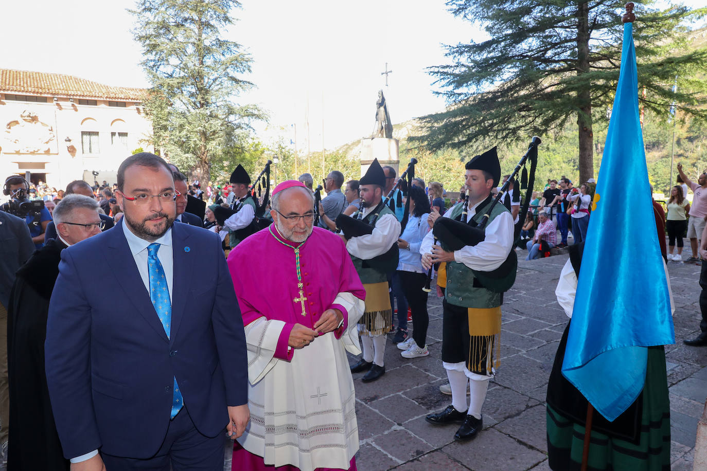 Fotos: Tradición en un reivindicativo Día de Asturias en Covadonga