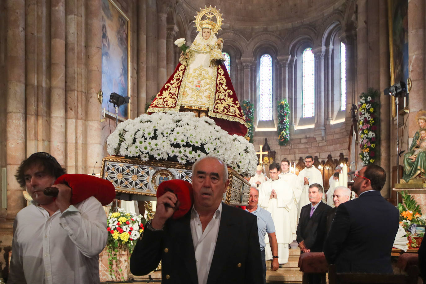 Fotos: Tradición en un reivindicativo Día de Asturias en Covadonga