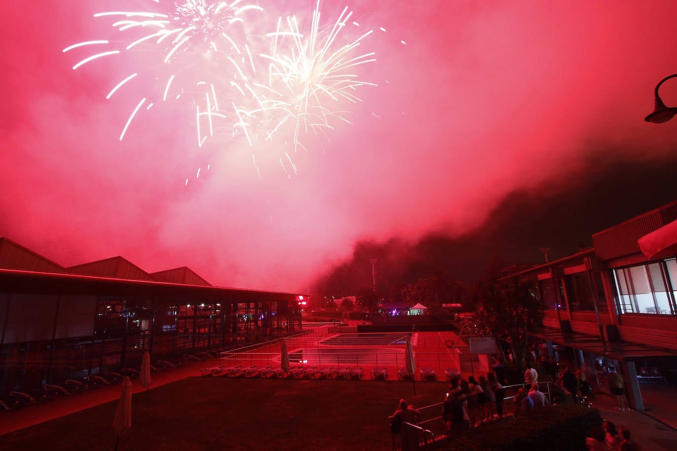 Fotos: El Grupo vibra con el ritmo de Marlon y unos espectaculares fuegos artificiales