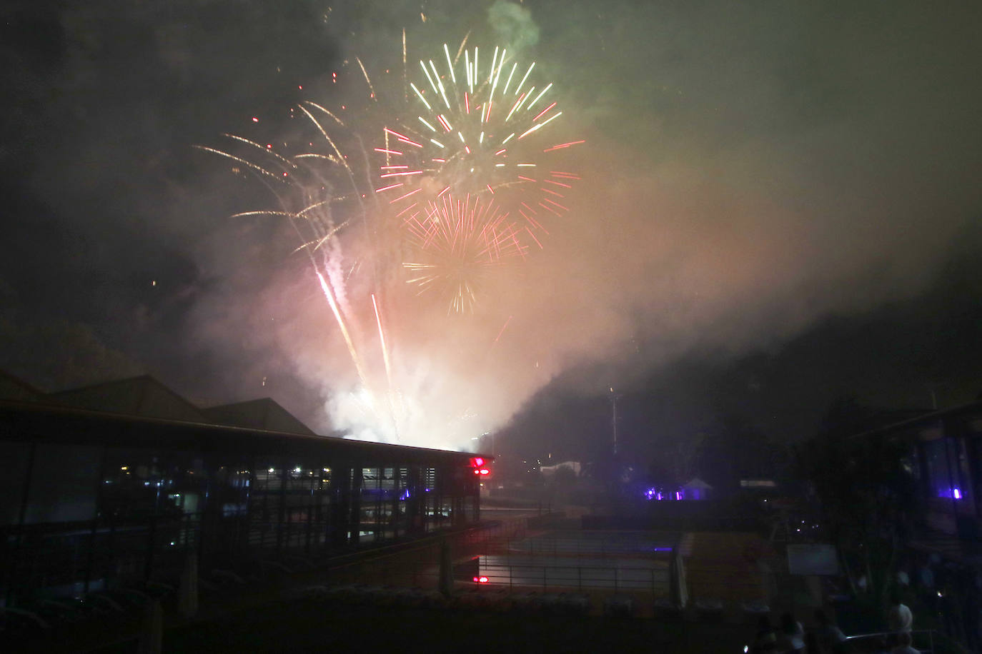 Fotos: El Grupo vibra con el ritmo de Marlon y unos espectaculares fuegos artificiales