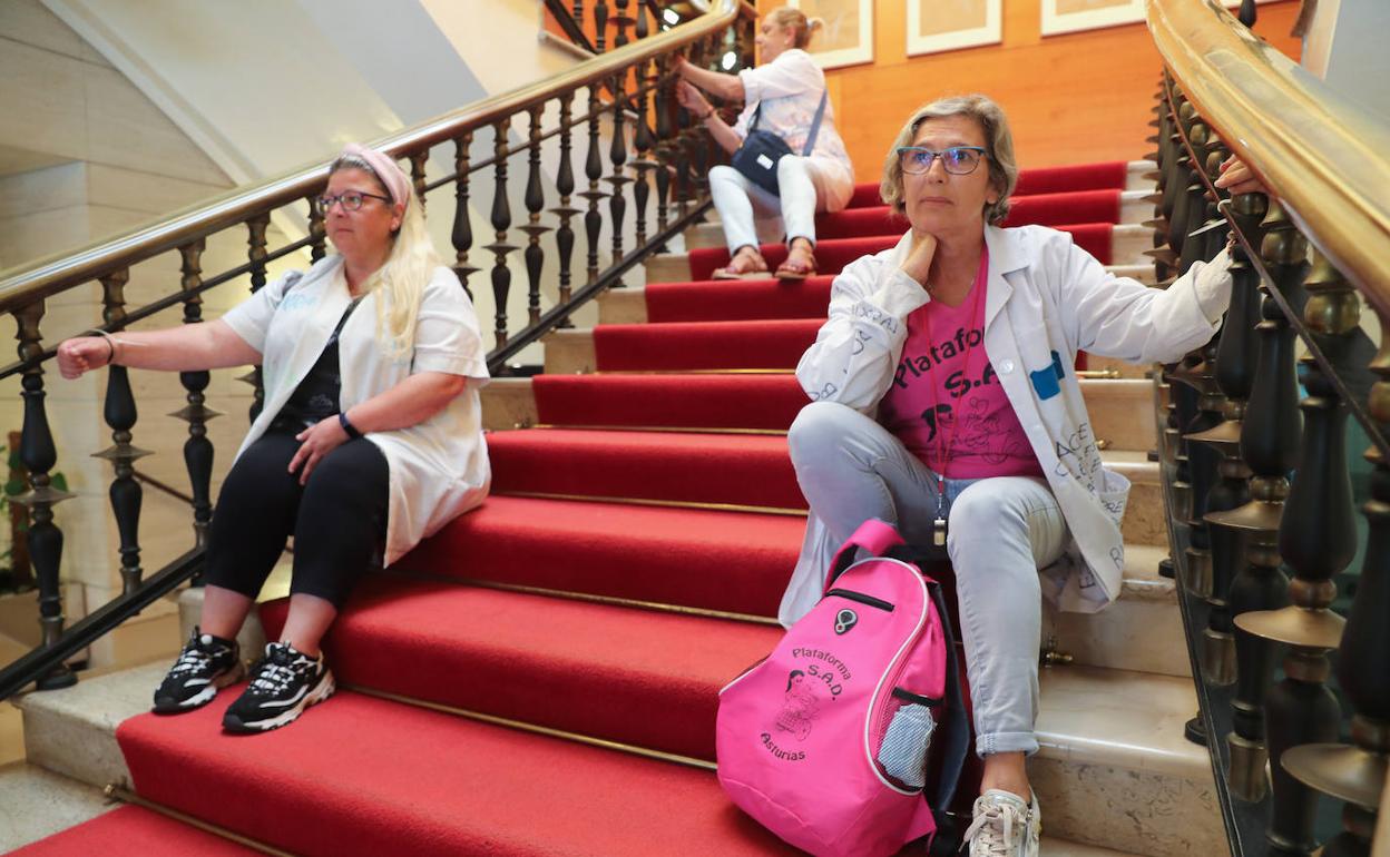 Las trabajadoras se encerraron en el Ayuntamiento de Gijón. 