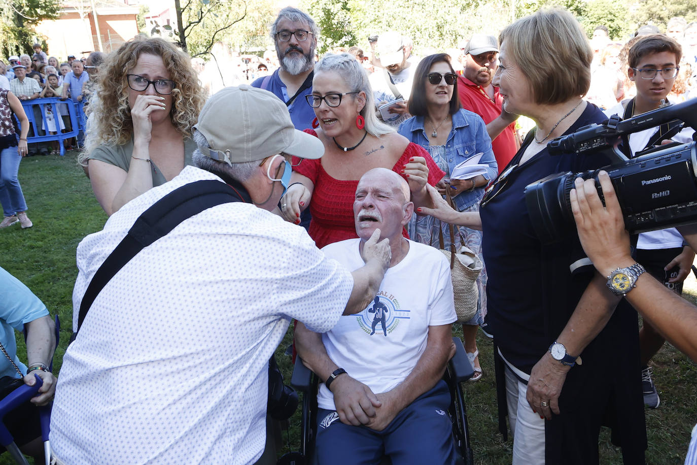 Fotos: Avilés salda su deuda con Dacal, «gran leyenda del deporte»
