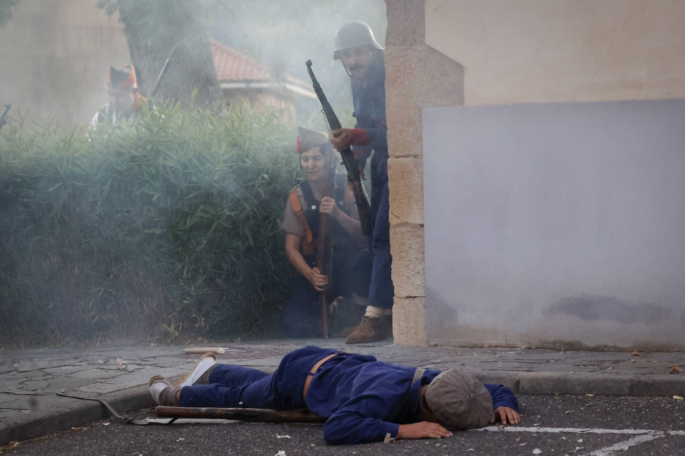 Fotos: El asalto al cuertel de Simancas, en vivo