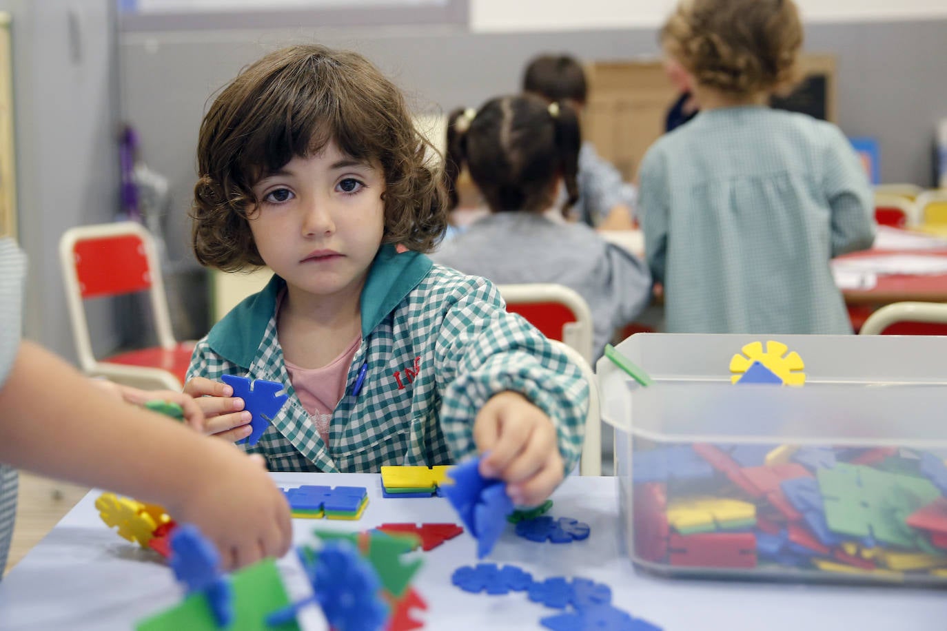 Fotos: Emoción y reencuentros en un curso escolar cambiado