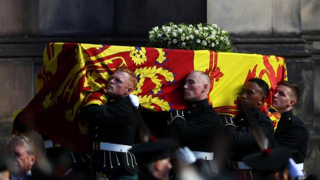 Fotos: Procesión de Isabel II en Edimburgo