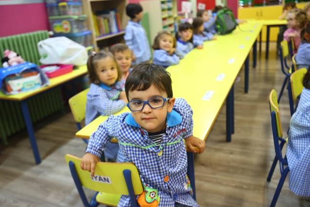 Fotos: Emoción y reencuentros en un curso escolar cambiado