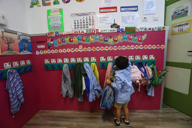 Fotos: Emoción y reencuentros en un curso escolar cambiado