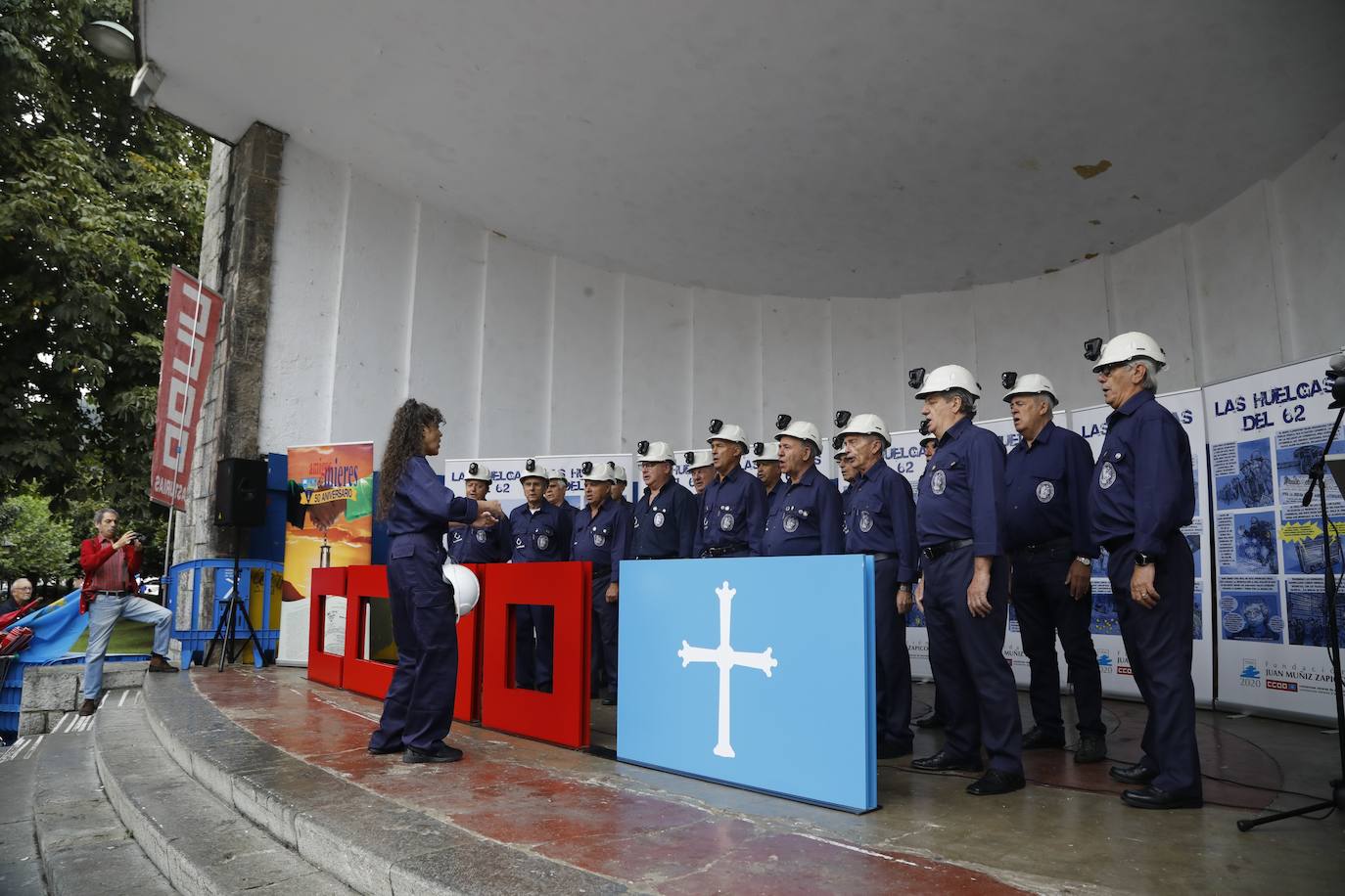 Fotos: Marcha en homenaje a los «hombres y mujeres que tuvieron coraje y valentía»