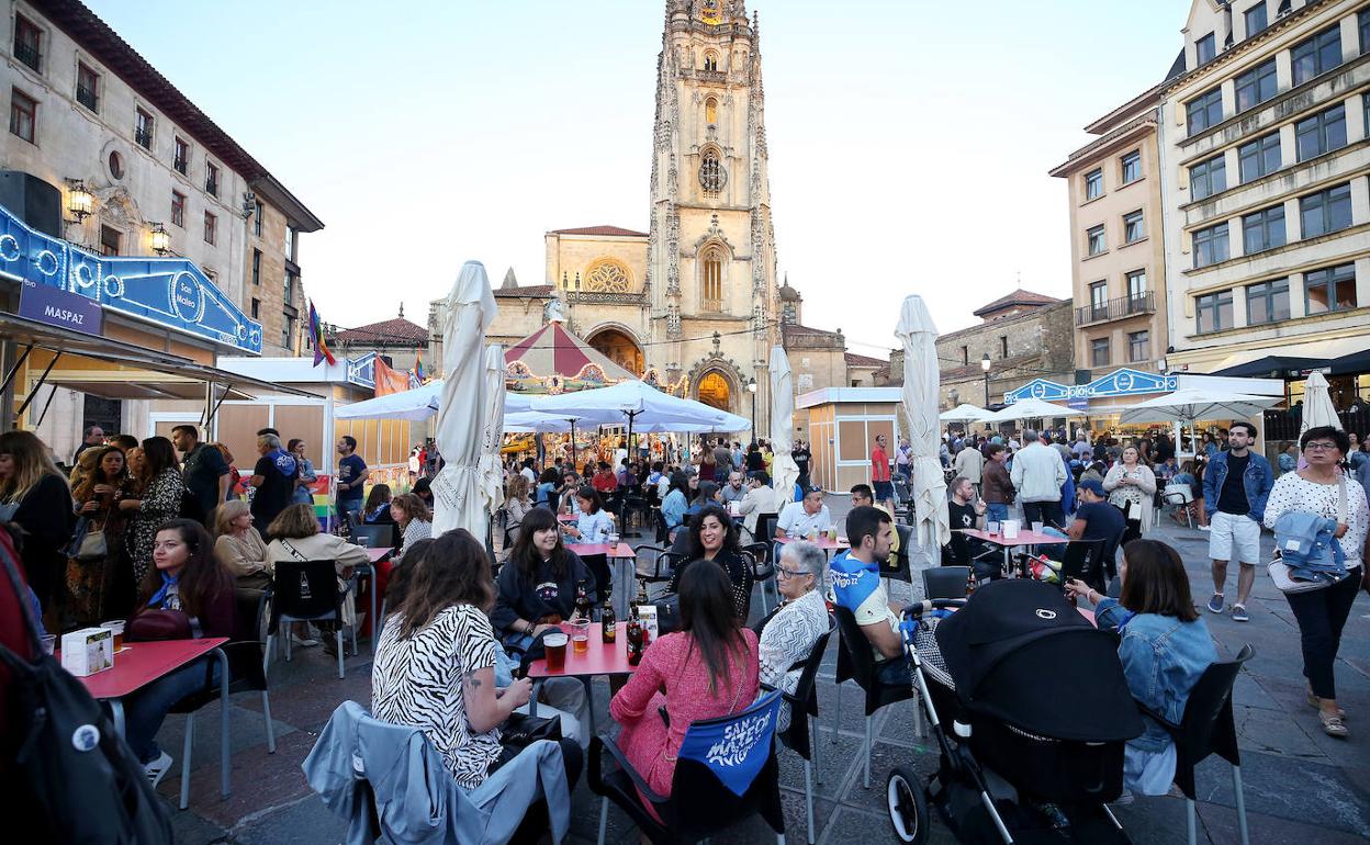 El Ayuntamiento de Oviedo amplía los horarios de cierre de los chiringuitos de San Mateo