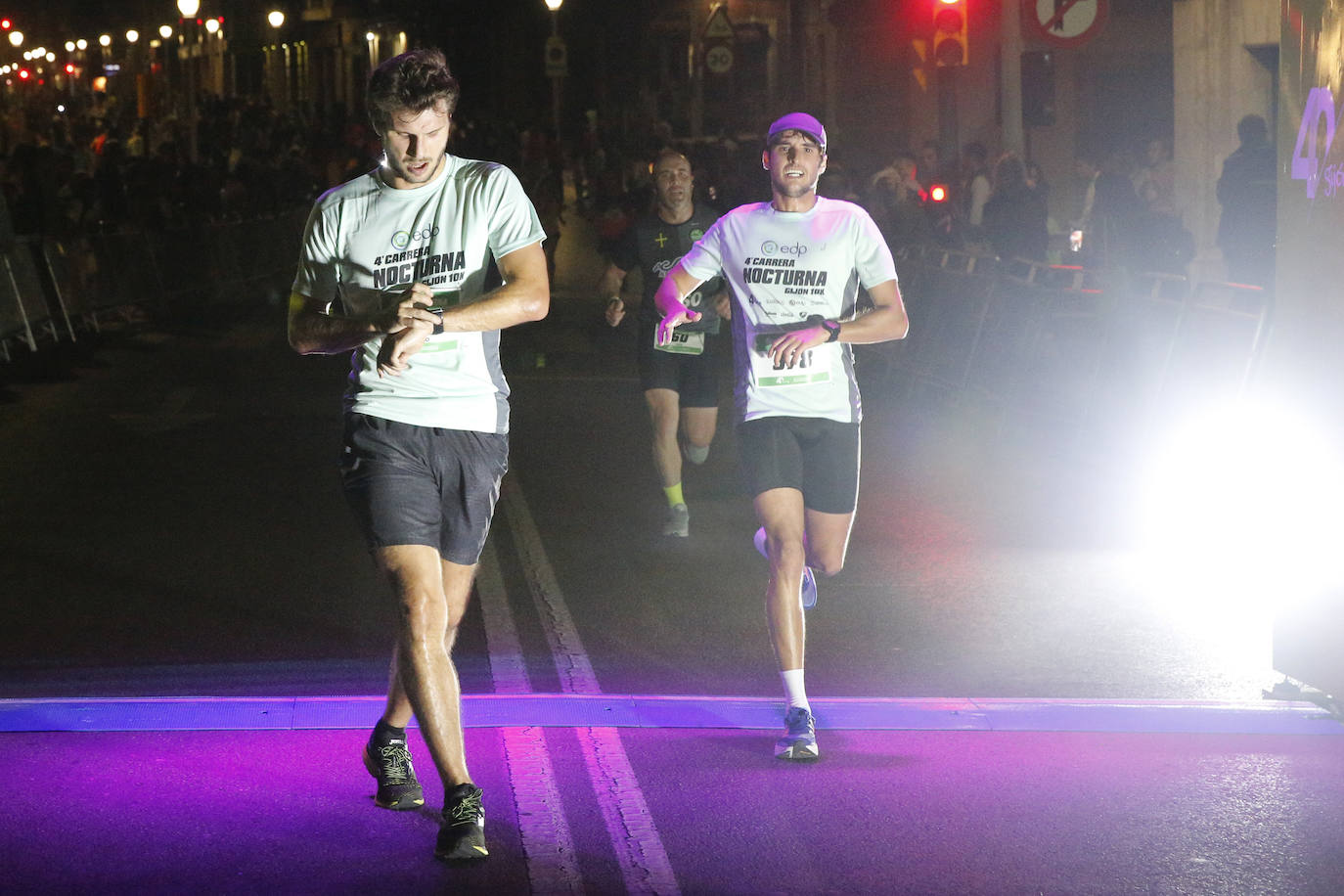 Fotos: ¿Estuviste en la EdP Carrera Nocturna Gijon 10K? ¡Búscate!