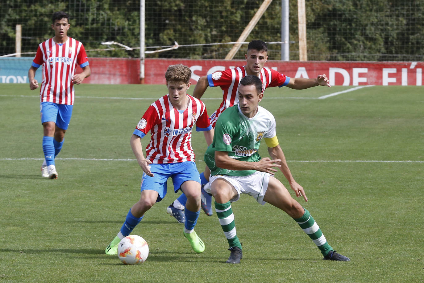 Fotos: Las mejores jugadas del Sporting B - Valdesoto (1-0)