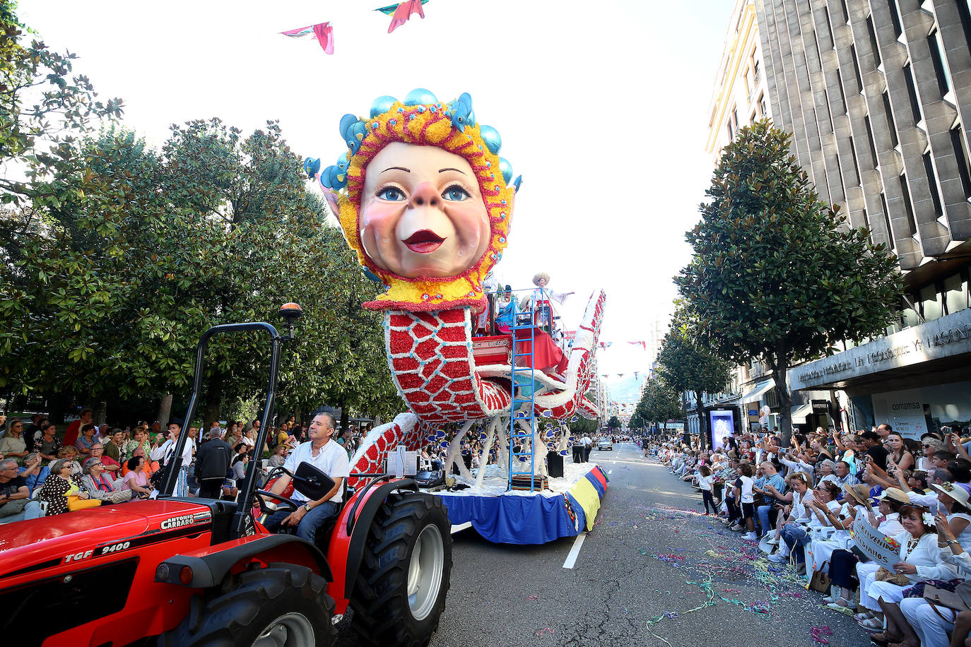 Fotos: Todas las imágenes del desfile del Día de América en Oviedo