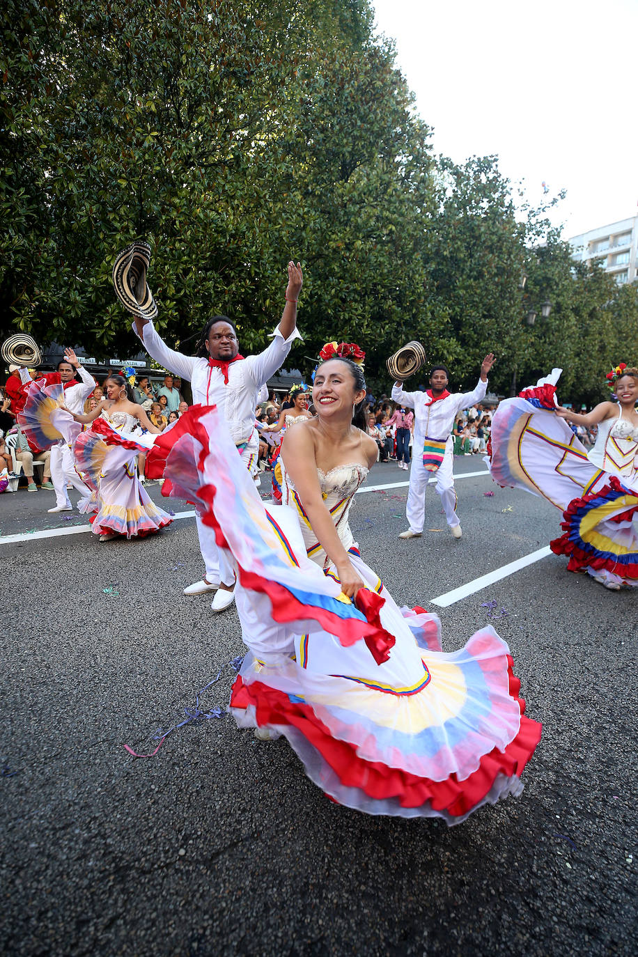 Fotos: Todas las imágenes del desfile del Día de América en Oviedo