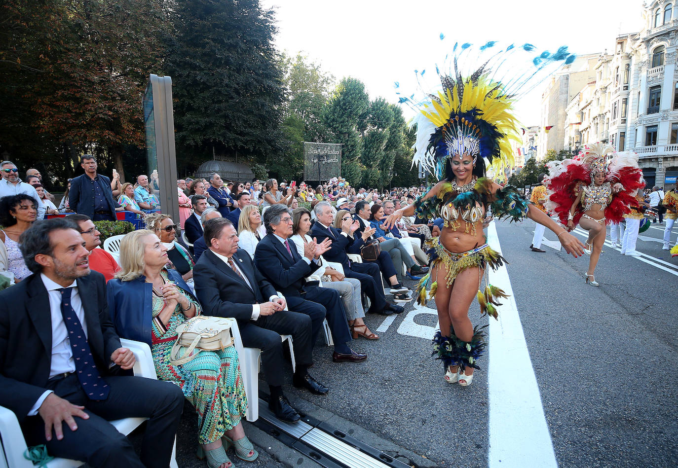 Fotos: Todas las imágenes del desfile del Día de América en Oviedo