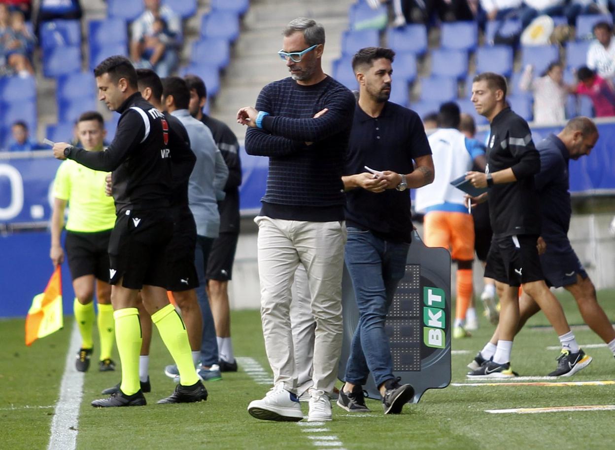Bolo mira el reloj durante el partido ante el Ibiza. 