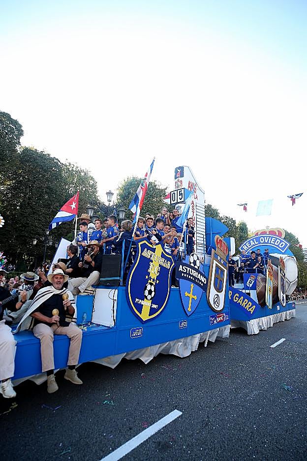 La carroza del Real Oviedo, uno de los platos fuertes de esta edición. 