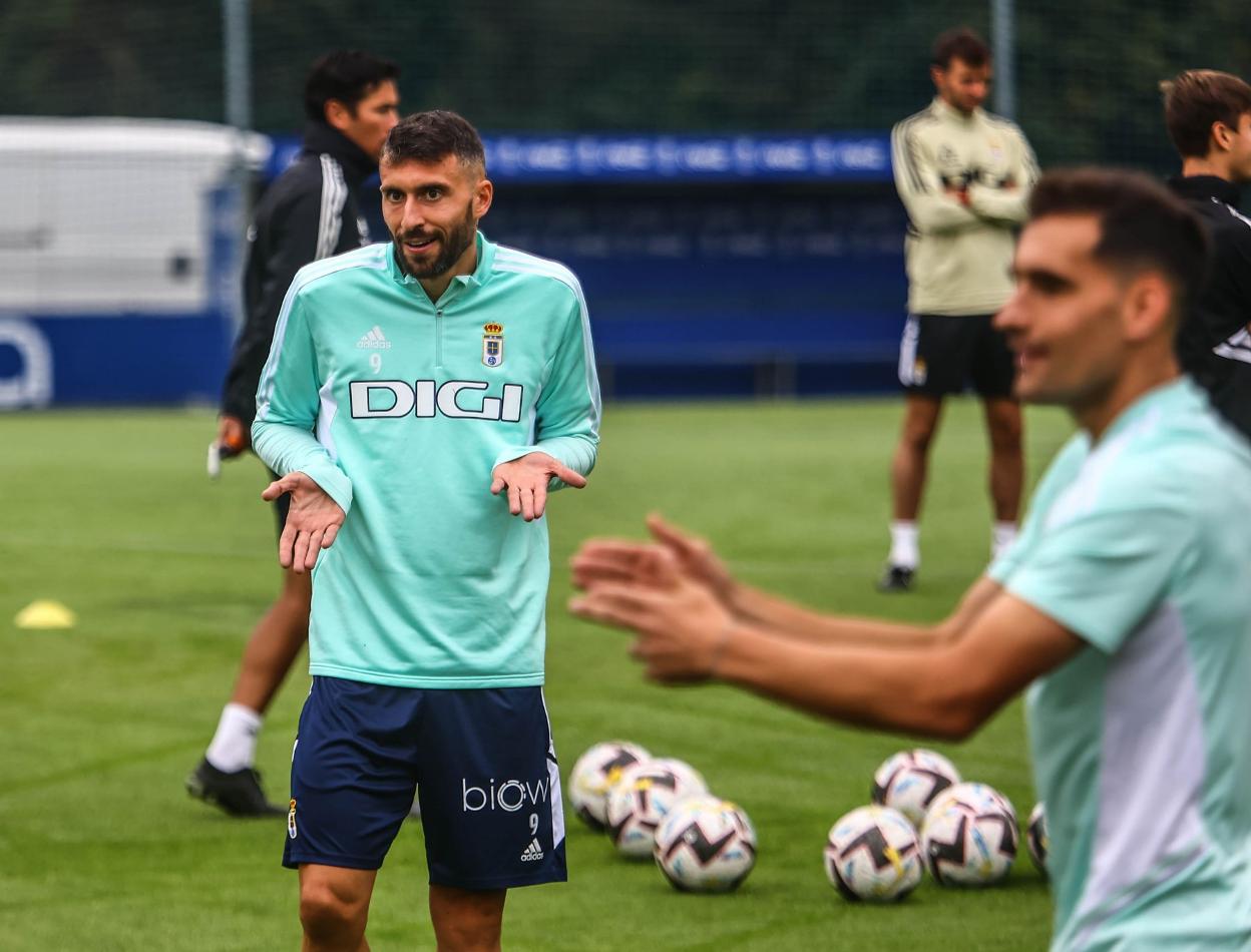 El delantero Borja Bastón, autor de dos goles de penalti. 