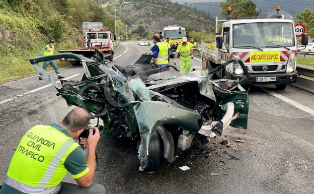 Fotos: Grave accidente en la A-66 a la altura de Soto de Ribera