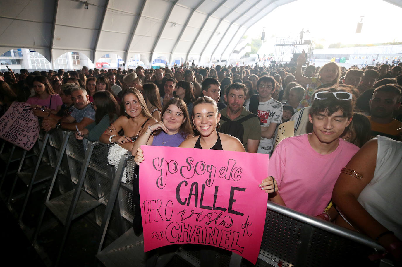 Fotos: Una última noche de conciertos para todos los estilos en Oviedo
