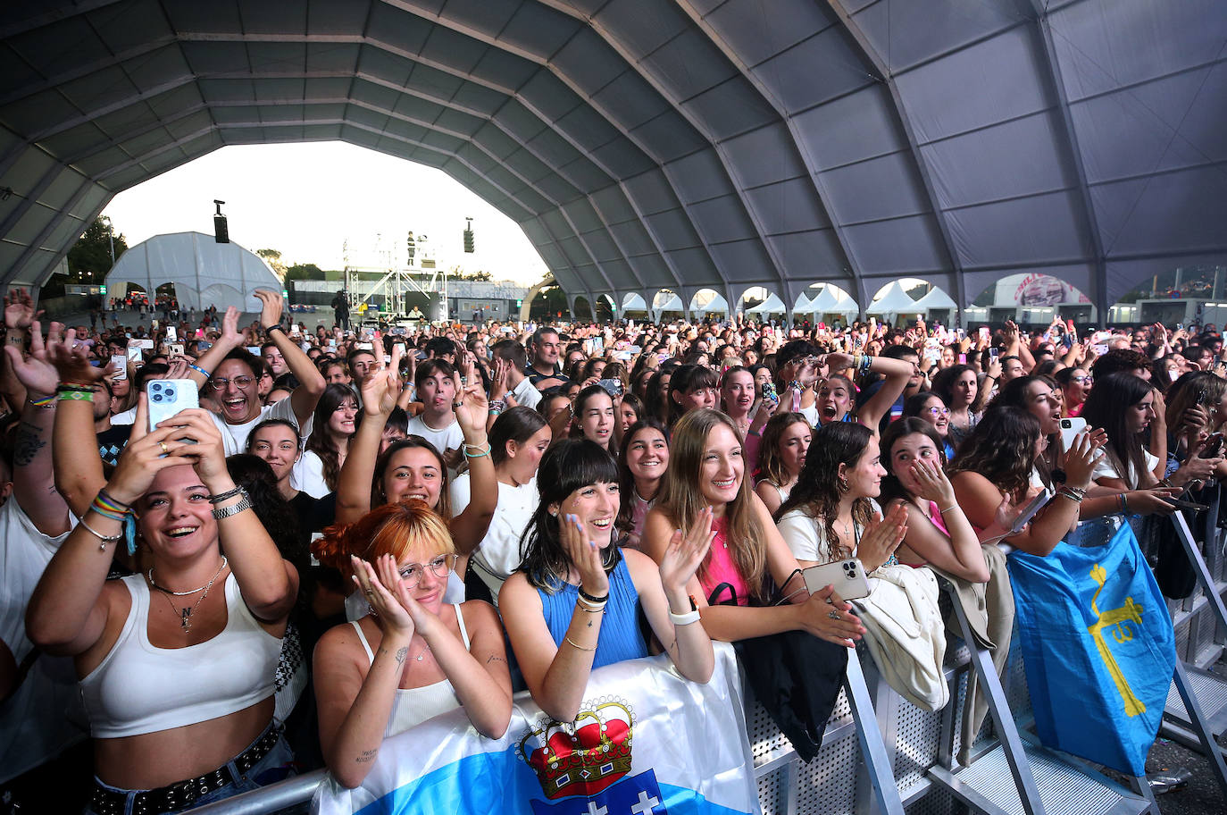 Fotos: Una última noche de conciertos para todos los estilos en Oviedo