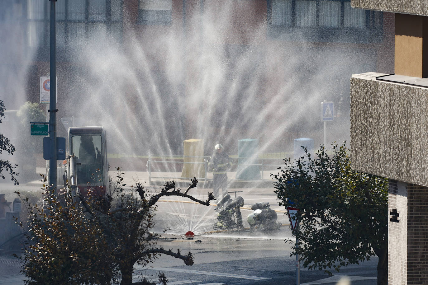 Fotos: Un escape de gas en Avilés obliga a cortar tres calles