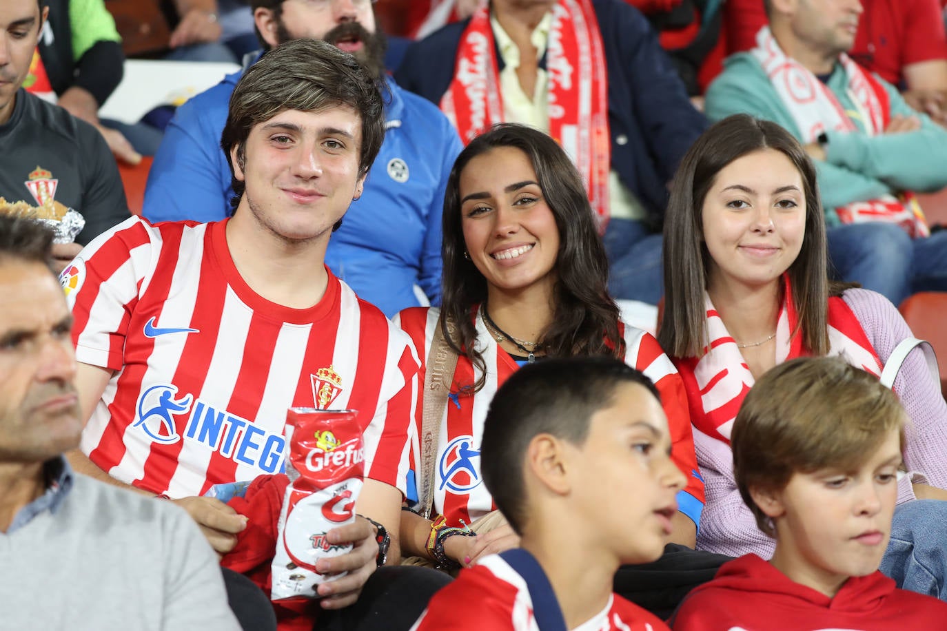 Fotos: ¿Estuviste en el Sporting - Ibiza? ¡Búscate!