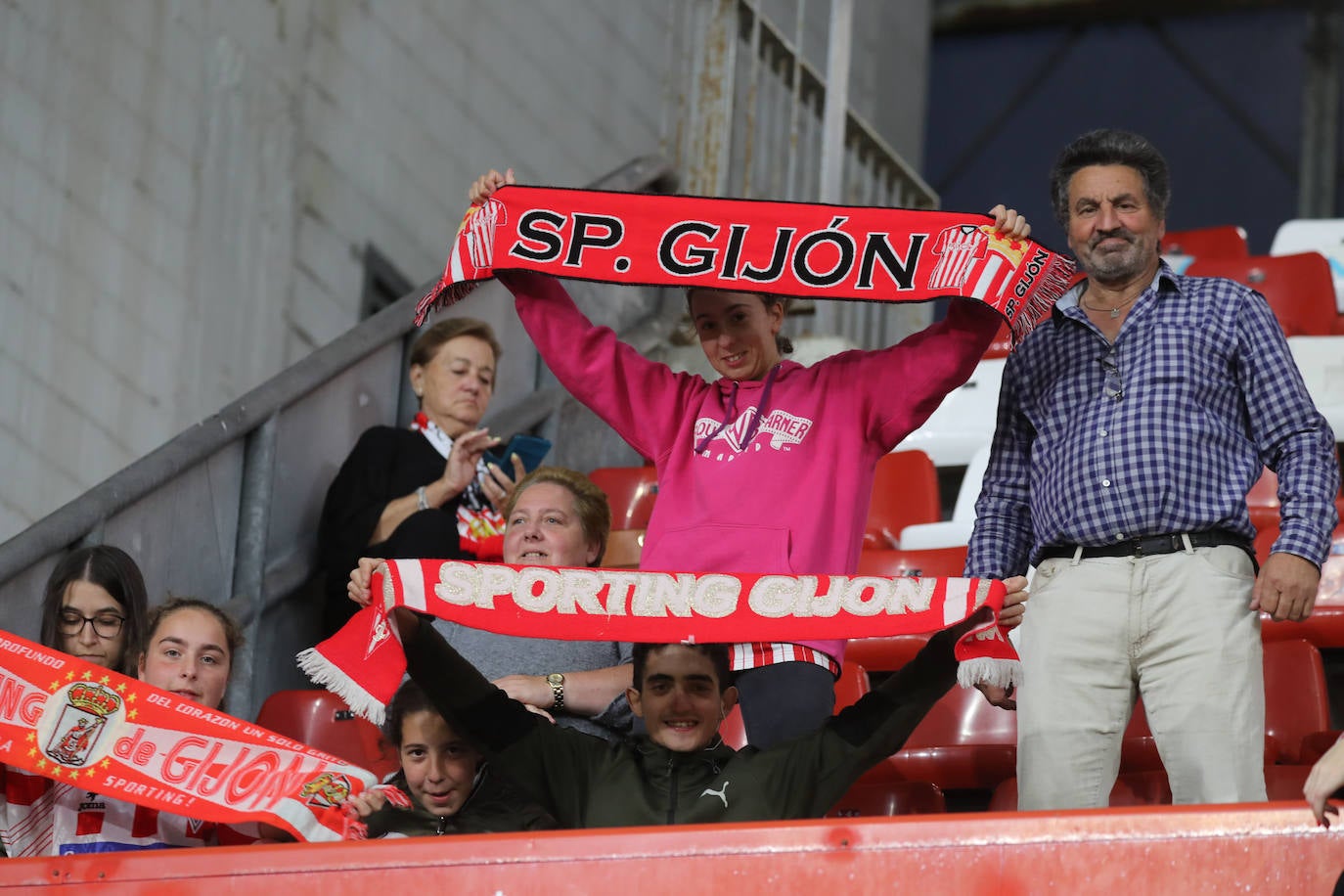 Fotos: ¿Estuviste en el Sporting - Ibiza? ¡Búscate!