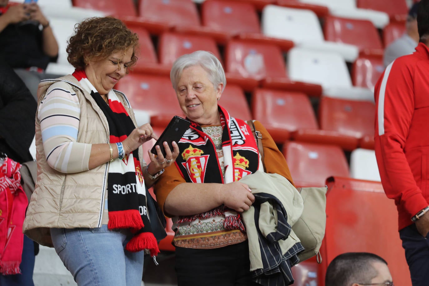 Fotos: ¿Estuviste en el Sporting - Ibiza? ¡Búscate!