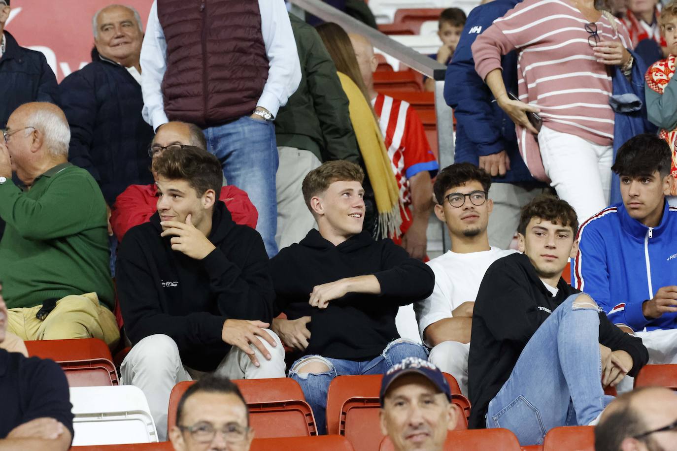 Fotos: ¿Estuviste en el Sporting - Ibiza? ¡Búscate!