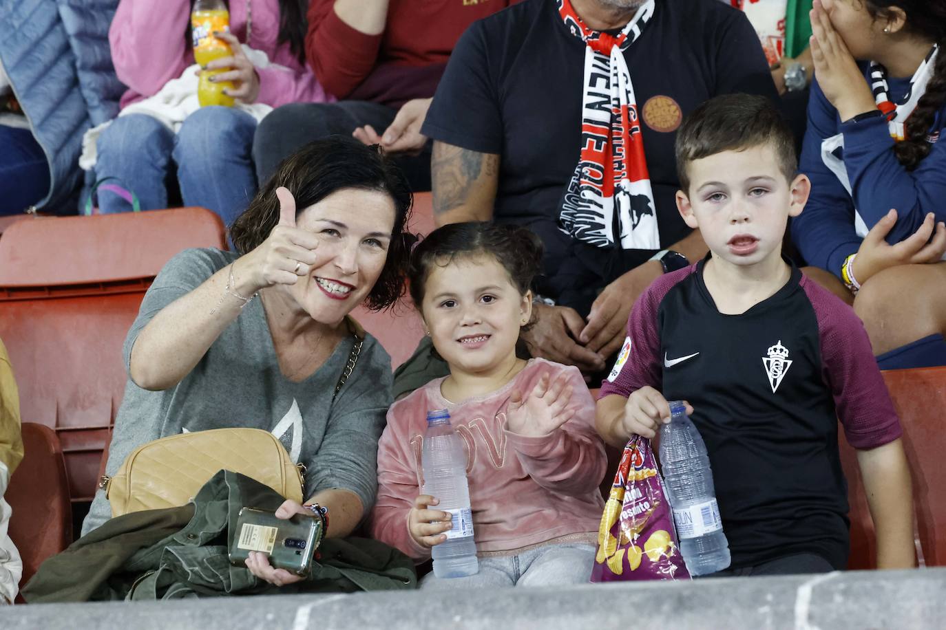 Fotos: ¿Estuviste en el Sporting - Ibiza? ¡Búscate!