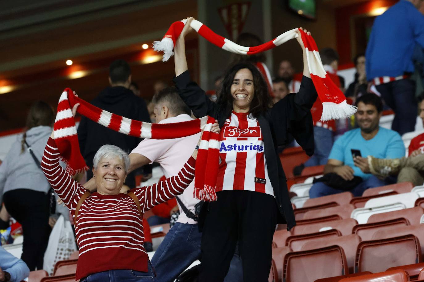 Fotos: ¿Estuviste en el Sporting - Ibiza? ¡Búscate!