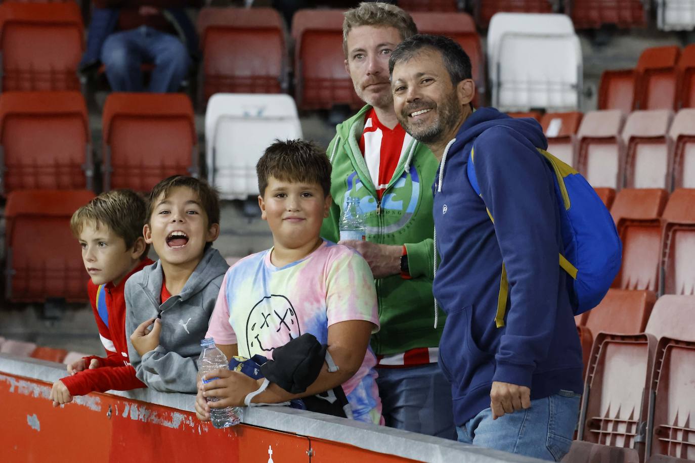 Fotos: ¿Estuviste en el Sporting - Ibiza? ¡Búscate!