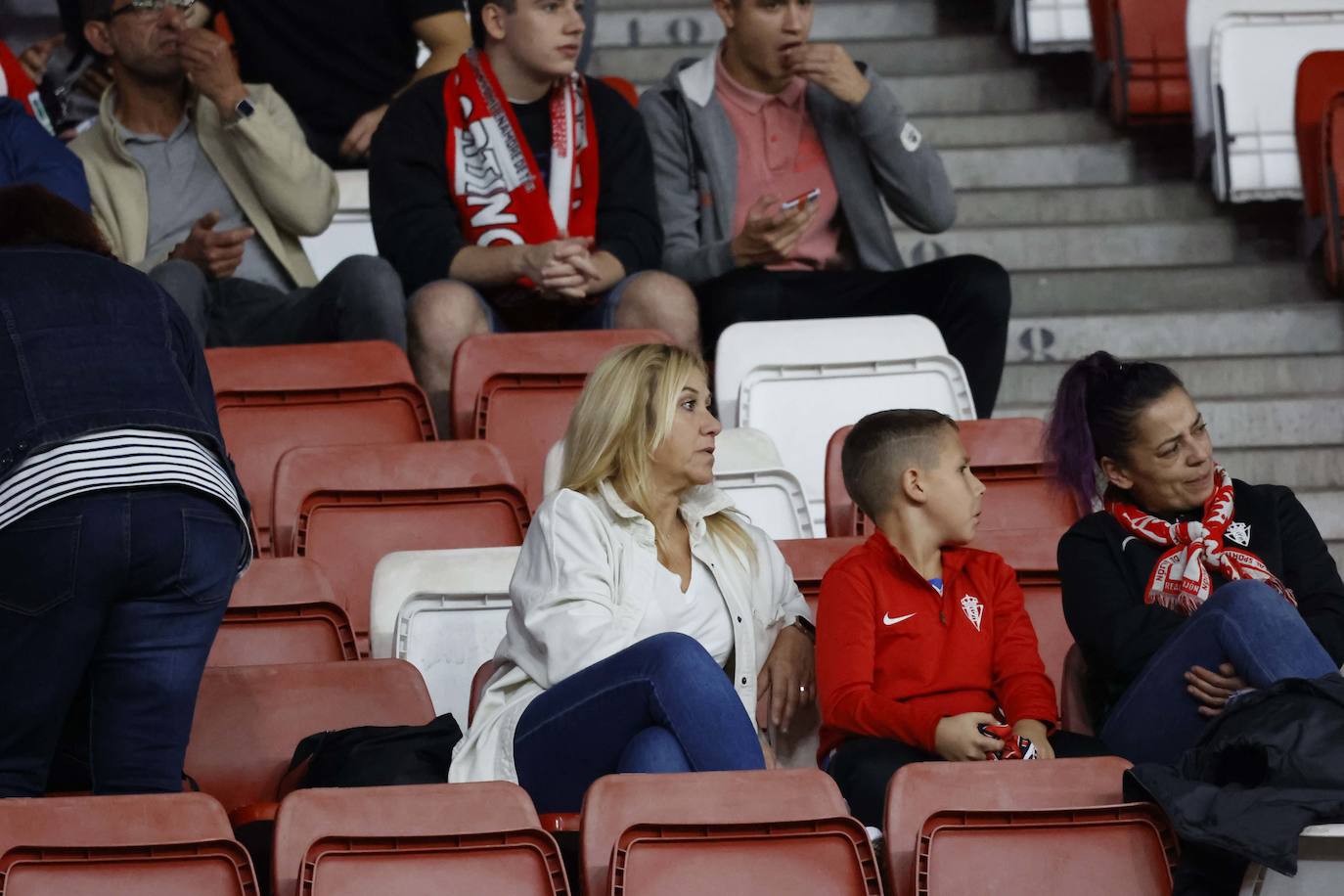 Fotos: ¿Estuviste en el Sporting - Ibiza? ¡Búscate!