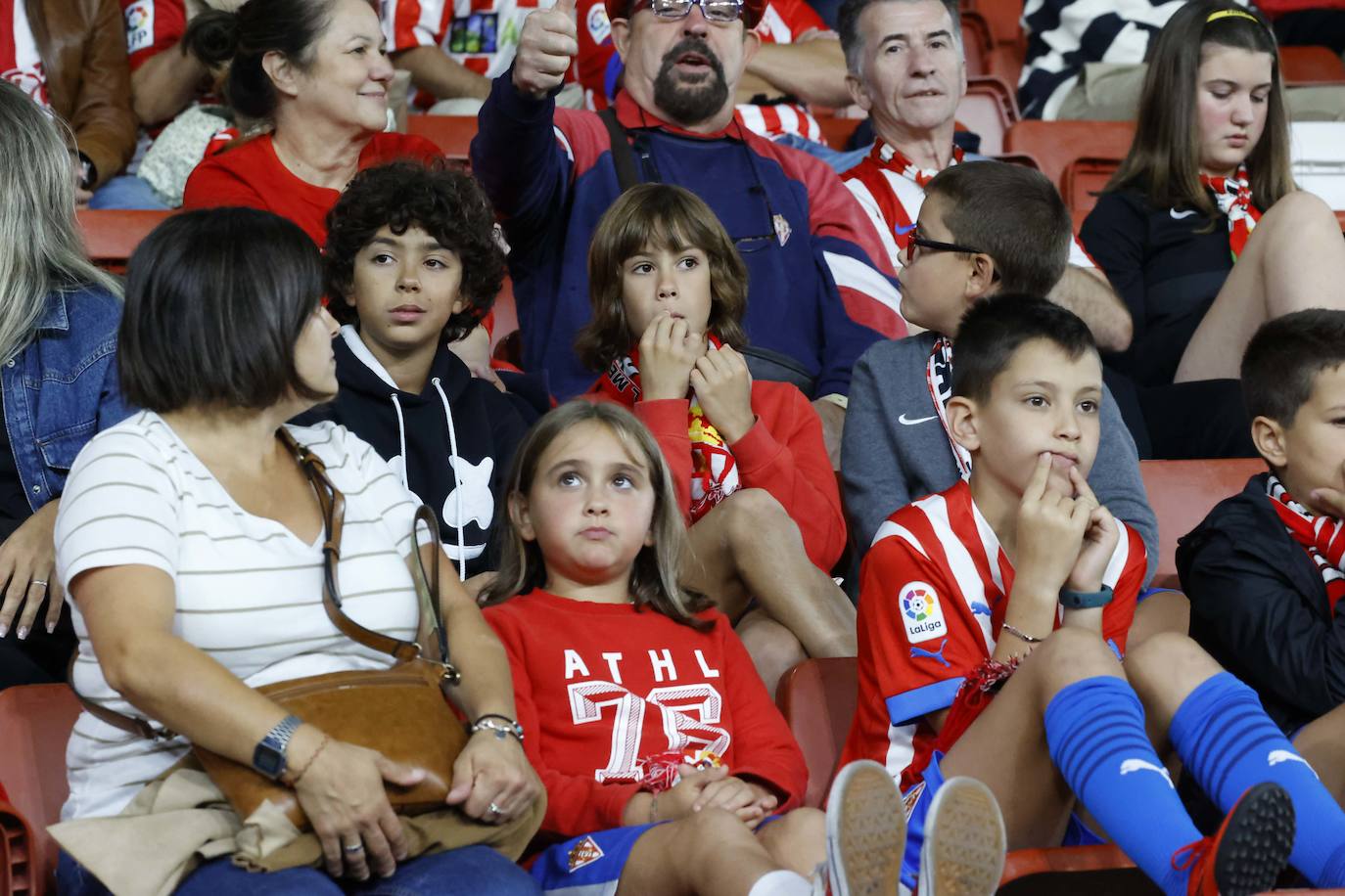 Fotos: ¿Estuviste en el Sporting - Ibiza? ¡Búscate!