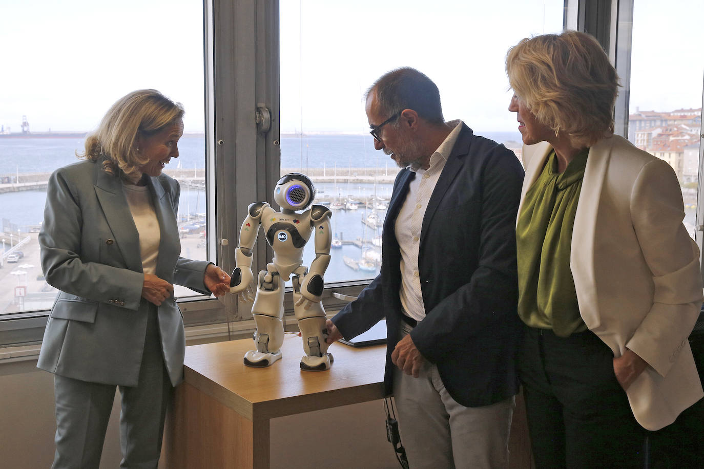 Nadia Calviño, durante su visita a la empresa Alisys. 