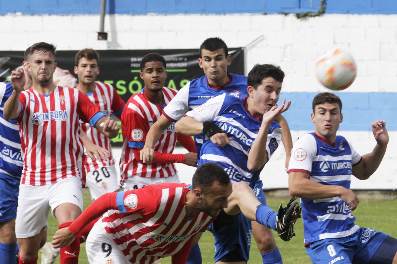 Fotos: Las mejores imágenes del Avilés Stadium - Sporting B