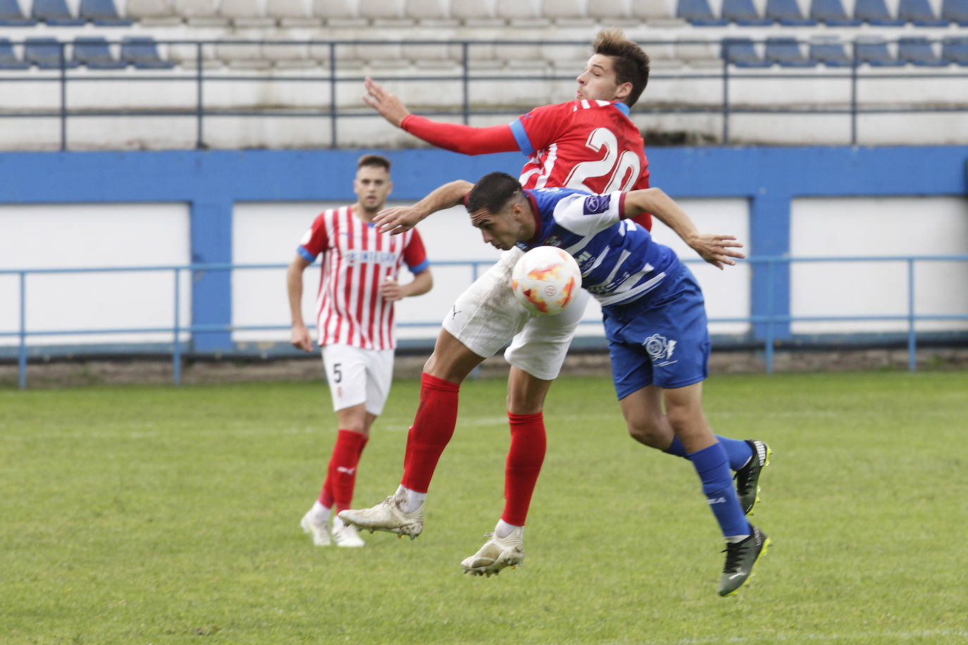 Fotos: Las mejores imágenes del Avilés Stadium - Sporting B