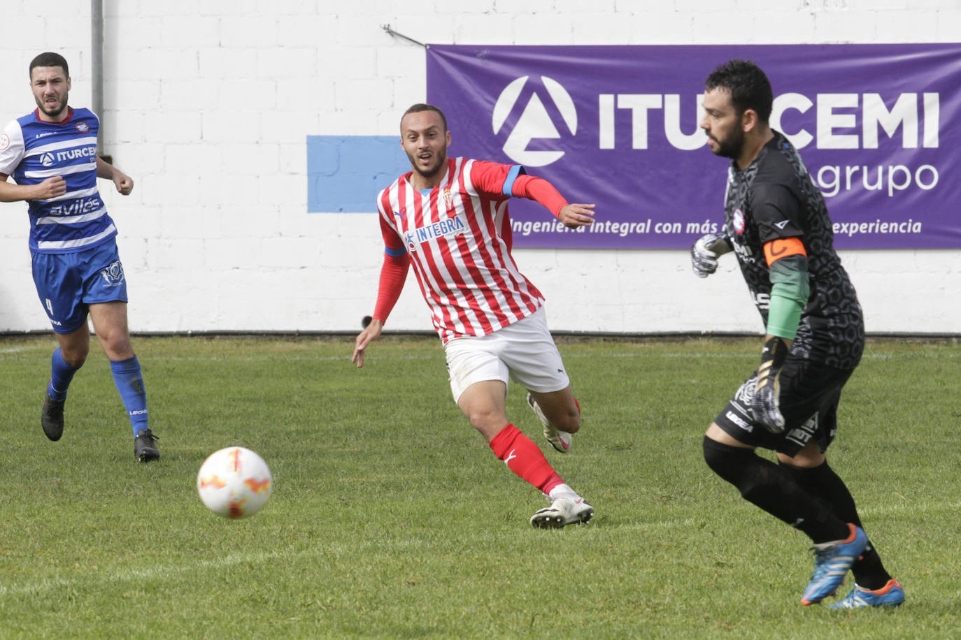 Fotos: Las mejores imágenes del Avilés Stadium - Sporting B