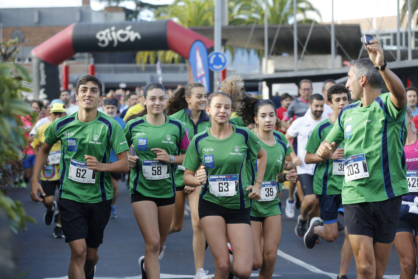 Fotos: Multitudinaria carrera popular del Grupo Covadonga y Santa Olaya