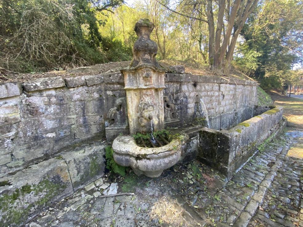 La histórica Fuente de los Llocos. 