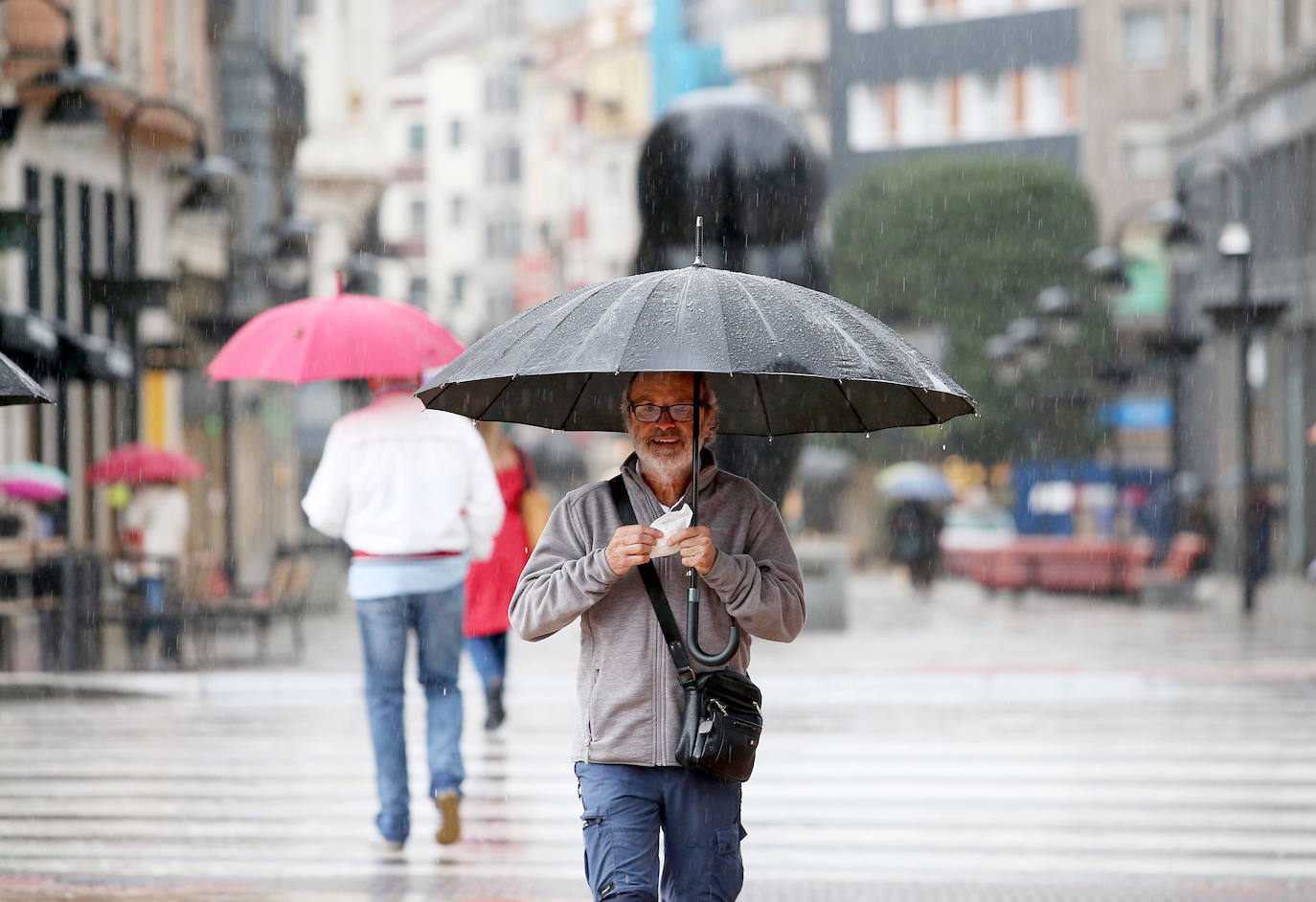 Fotos: Asturias bajo el paraguas