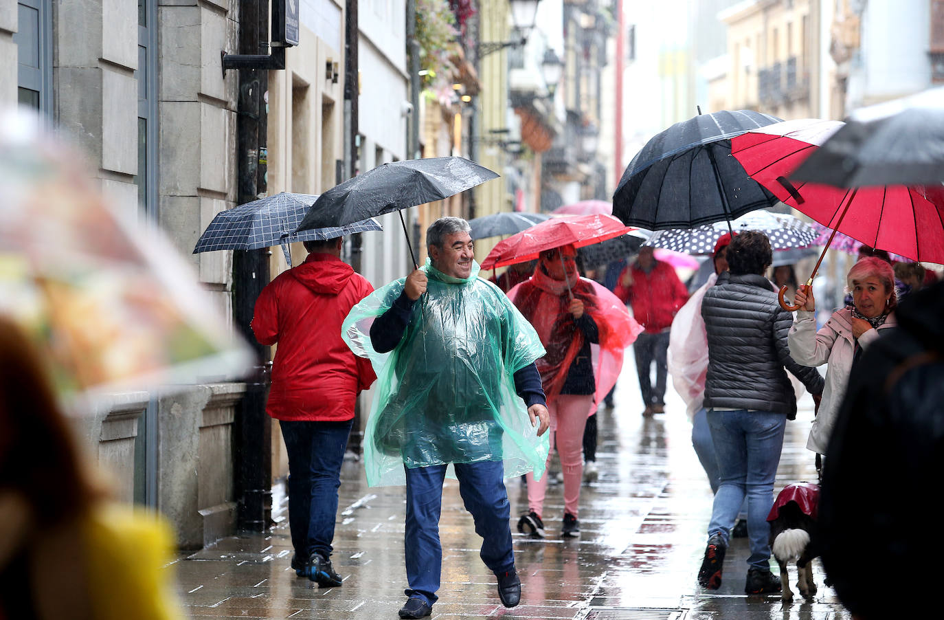 Fotos: Asturias bajo el paraguas