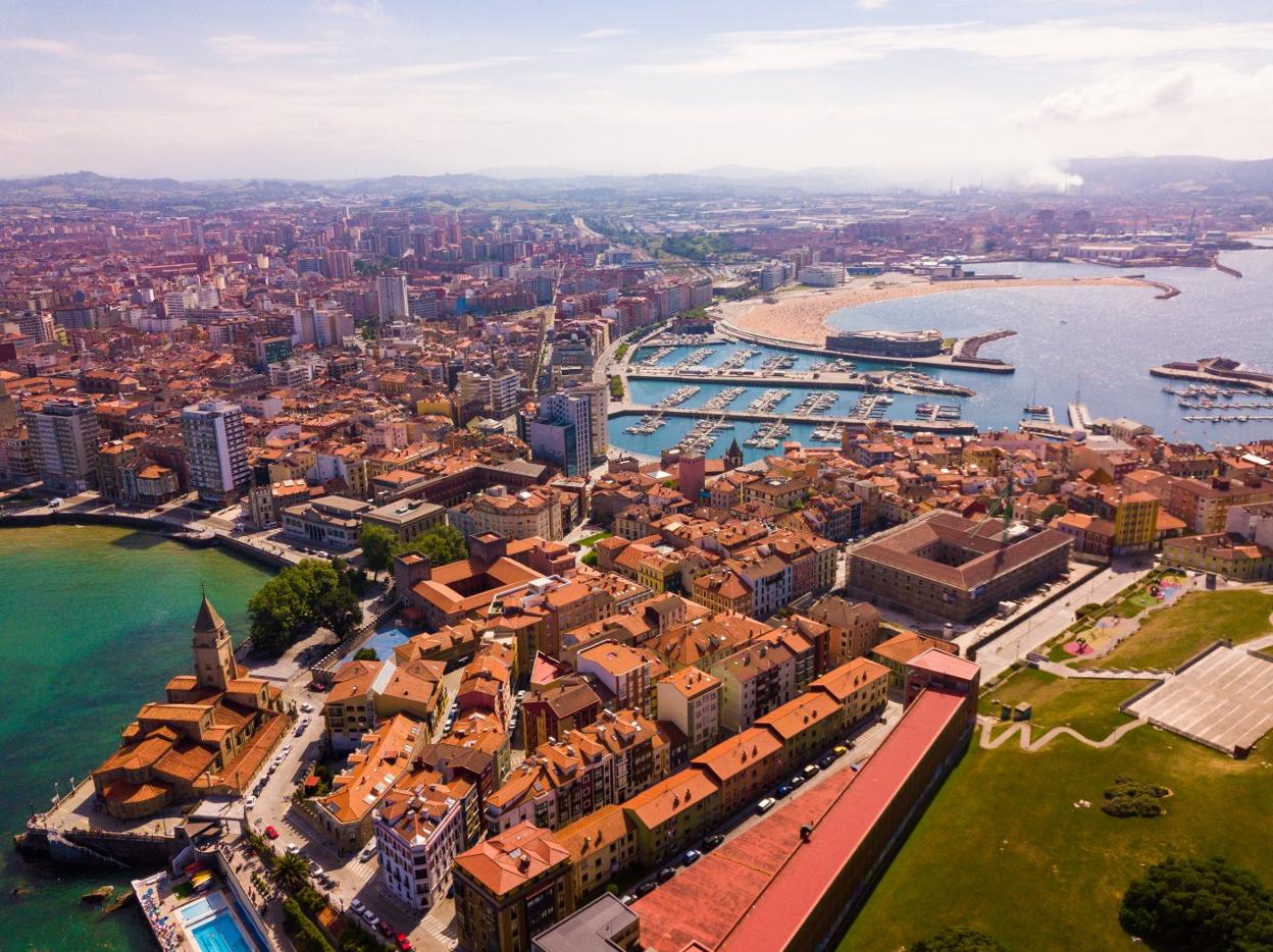 Vista aérea de Cimavilla, barrio en el que se centra parte de la nueva petición de fondos europeos por parte del Ayuntamiento. 