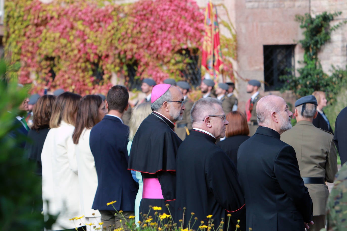 Fotos: Multitudinaria jura de bandera civil en Covadonga