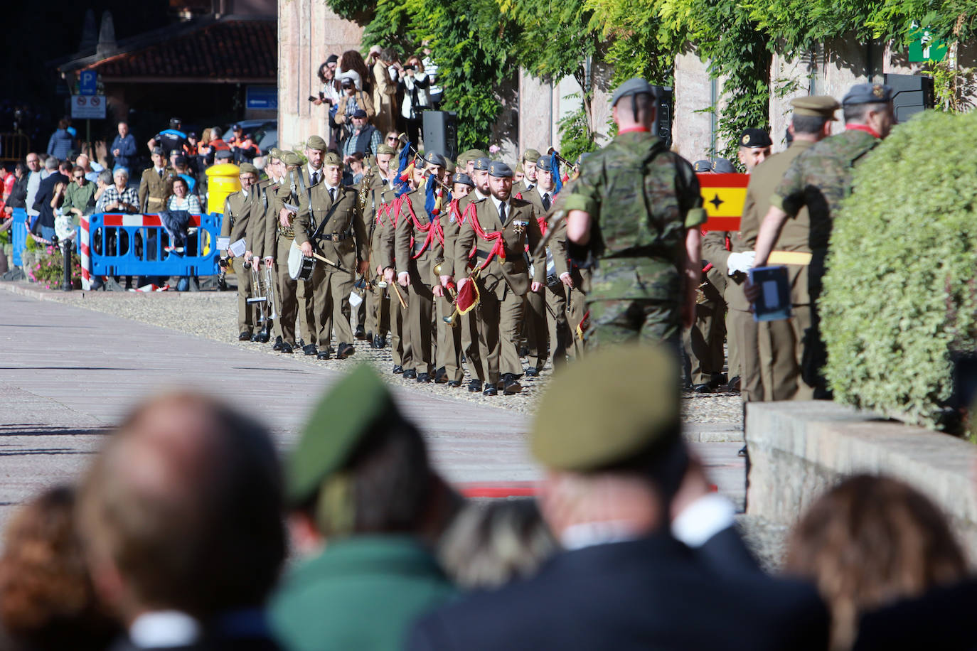 Fotos: Multitudinaria jura de bandera civil en Covadonga