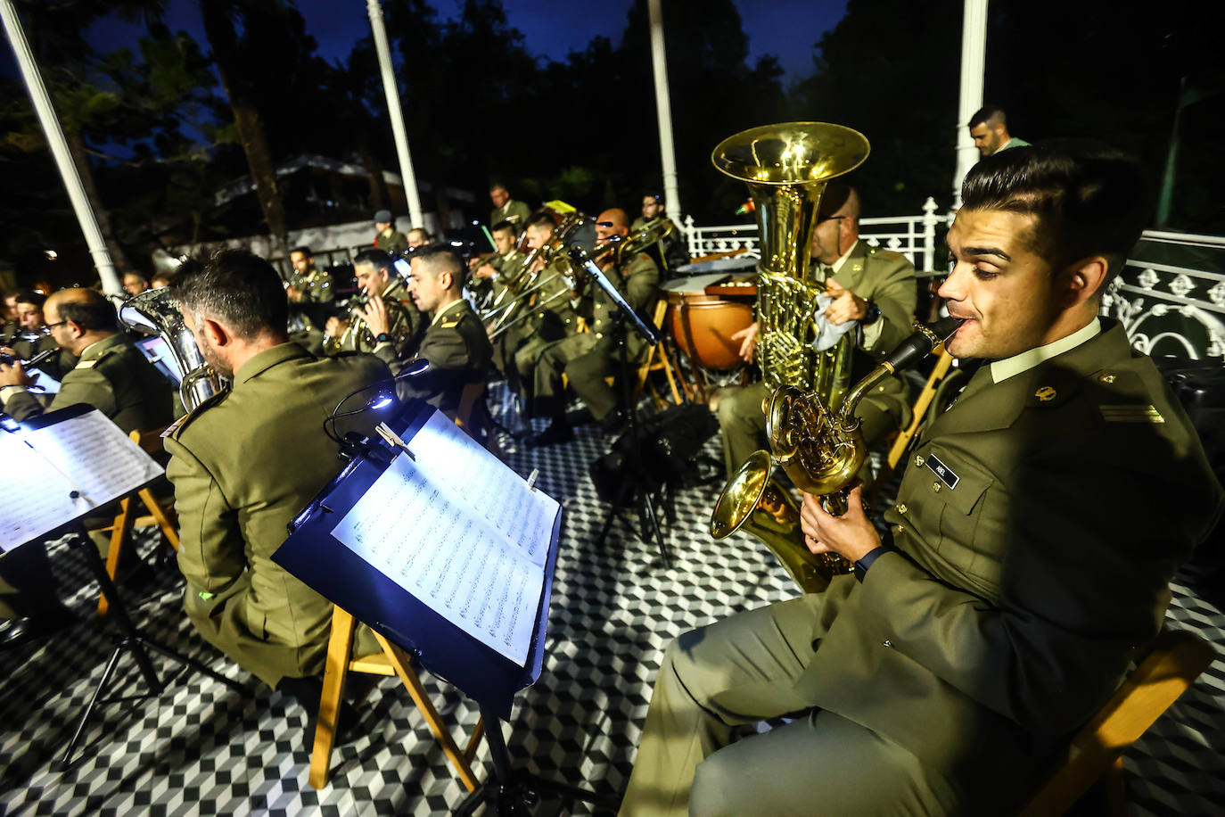 Fotos: Una Noche Blanca &#039;redonda&#039; llena las calles de cultura y colas