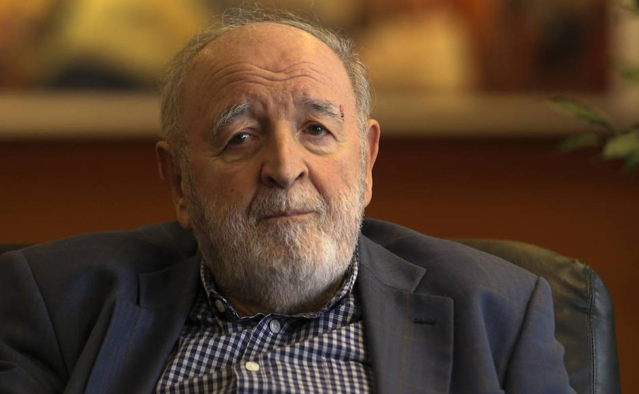 El veterano periodista Diego Carcedo. 