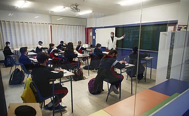 España mejora su nivel educativo aunque casi un tercio de los jóvenes de 25 a 34 años no tiene Bachillerato o FP