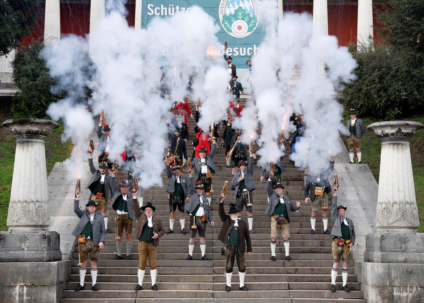 Fotos: Múnich celebra el Oktoberfest con litros de cerveza