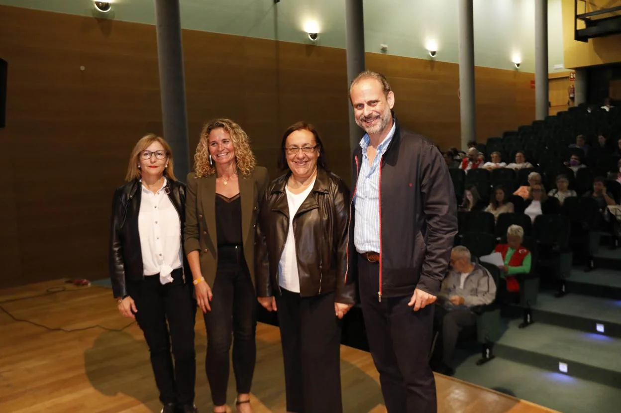 Isabel de Paz, Paula Gómez, Natalia González y Tino Vaquero. 